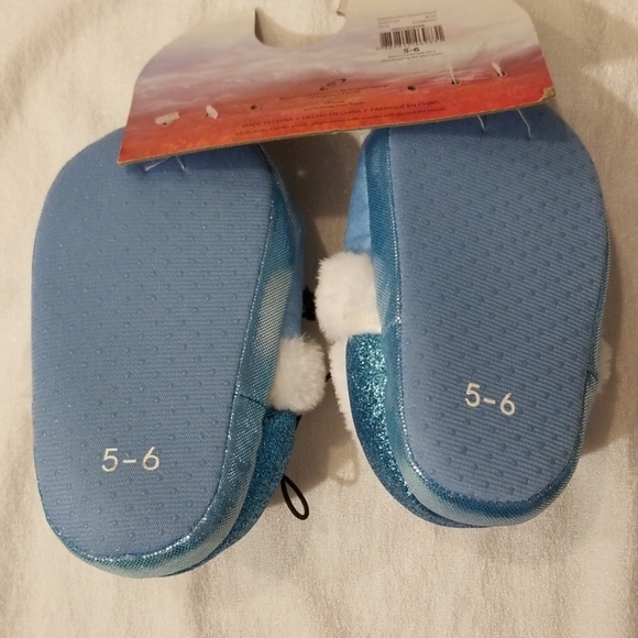 Disney Frozen ll Slippers - Picture 7 of 8